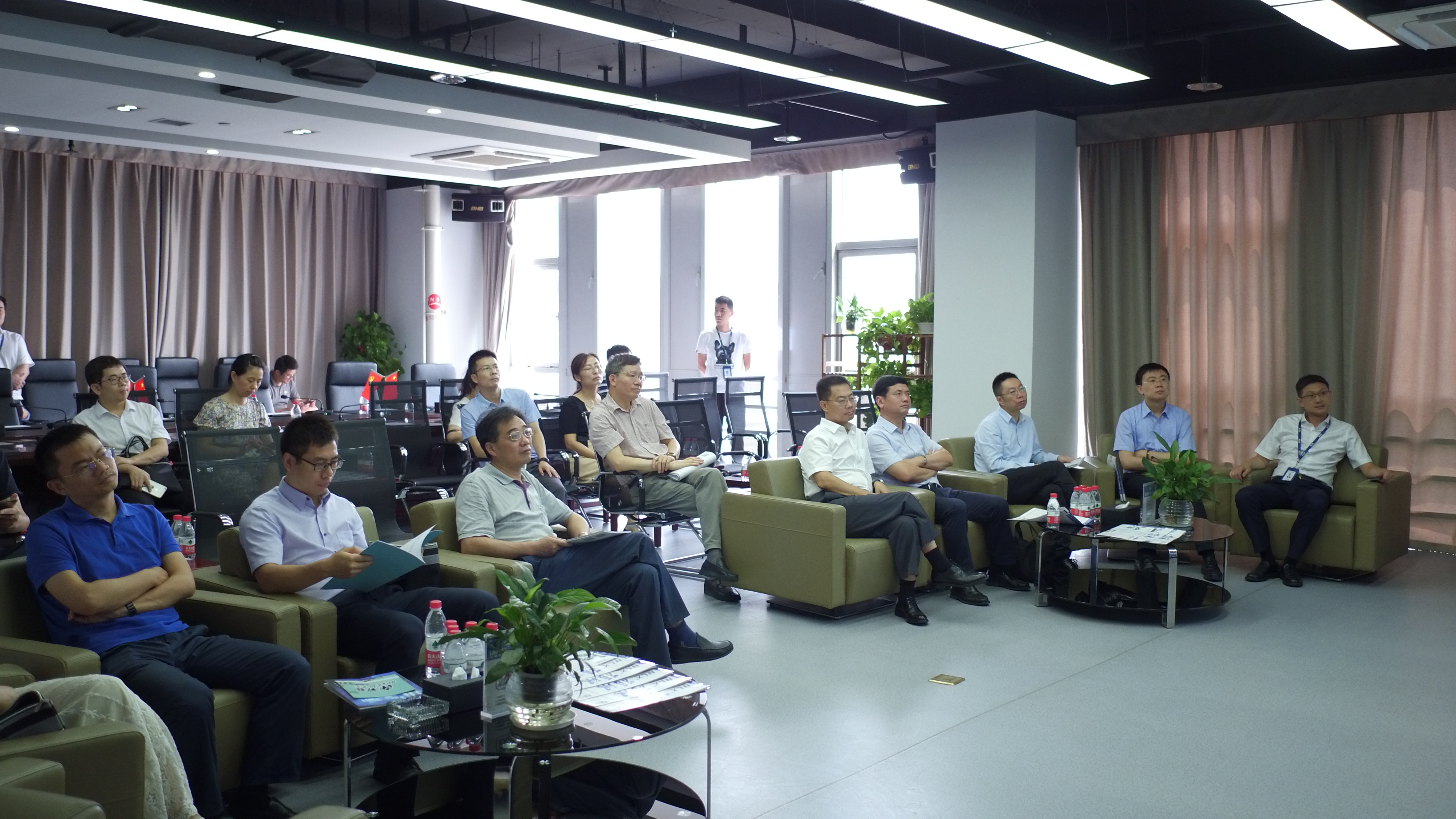 新立讯一科技改变未来
