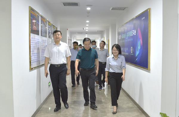 新立讯一科技改变未来