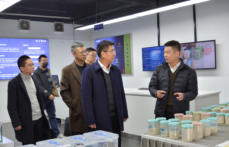 新立讯一科技改变未来