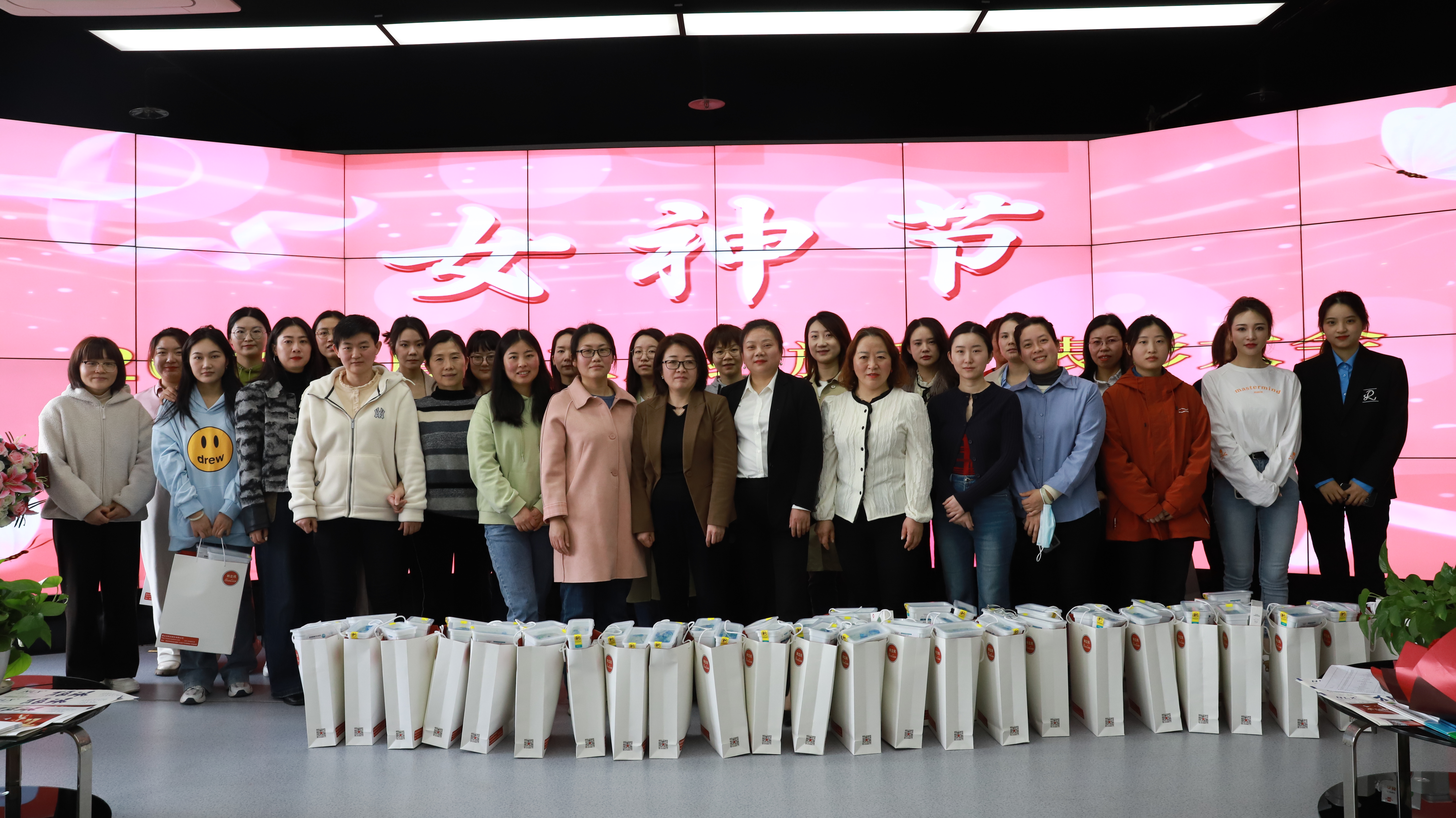 新立讯一科技改变未来