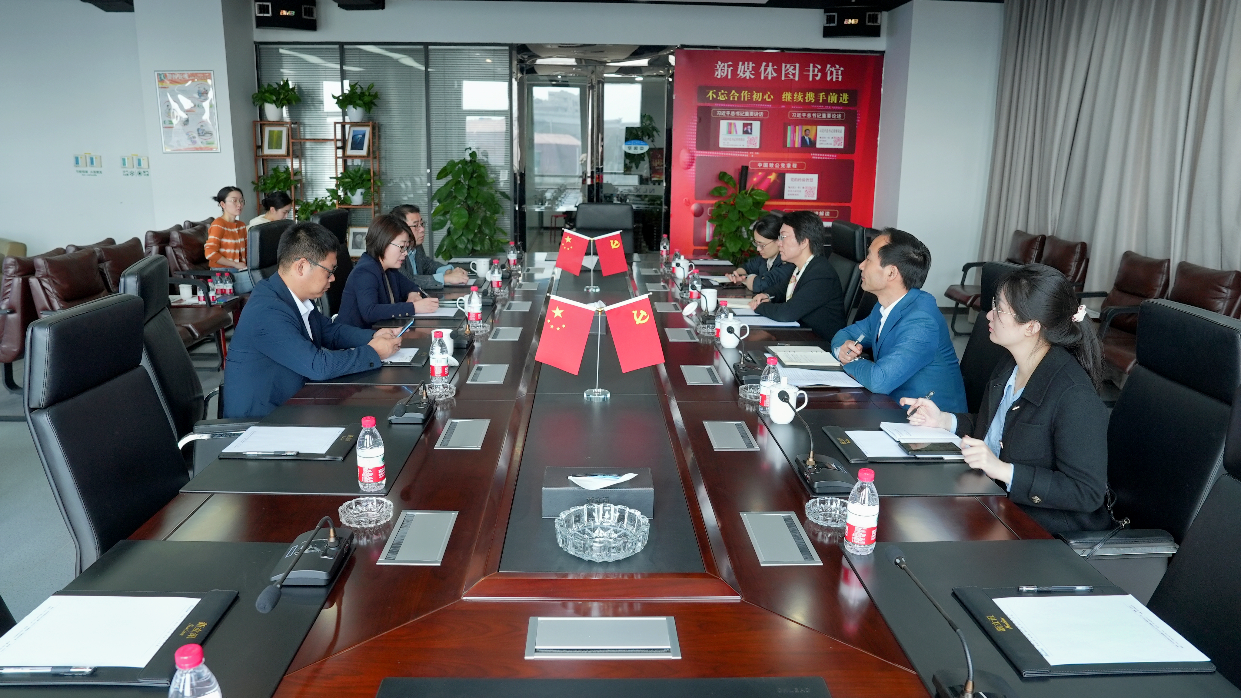 新立讯一科技改变未来