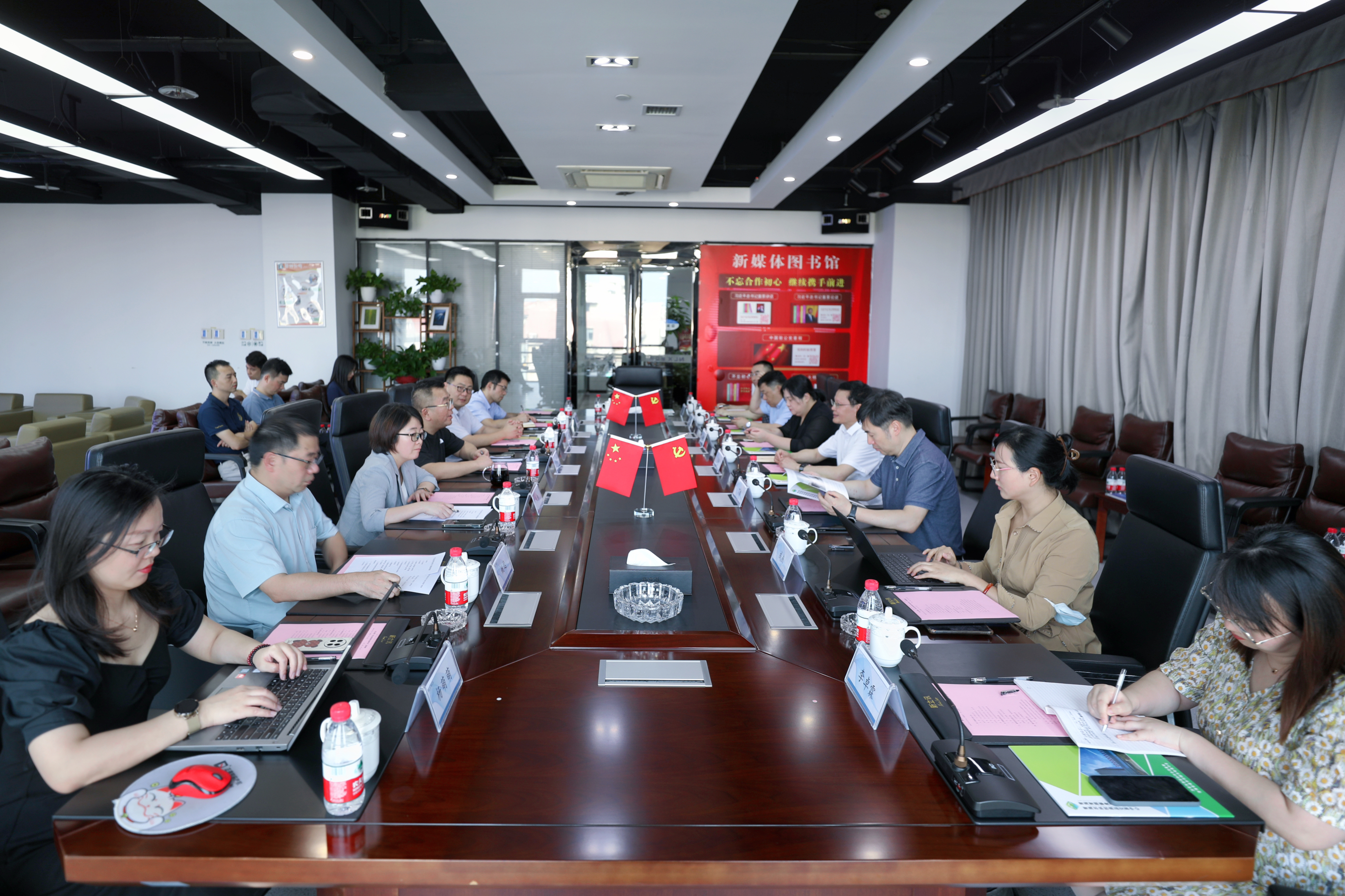 新立讯一科技改变未来