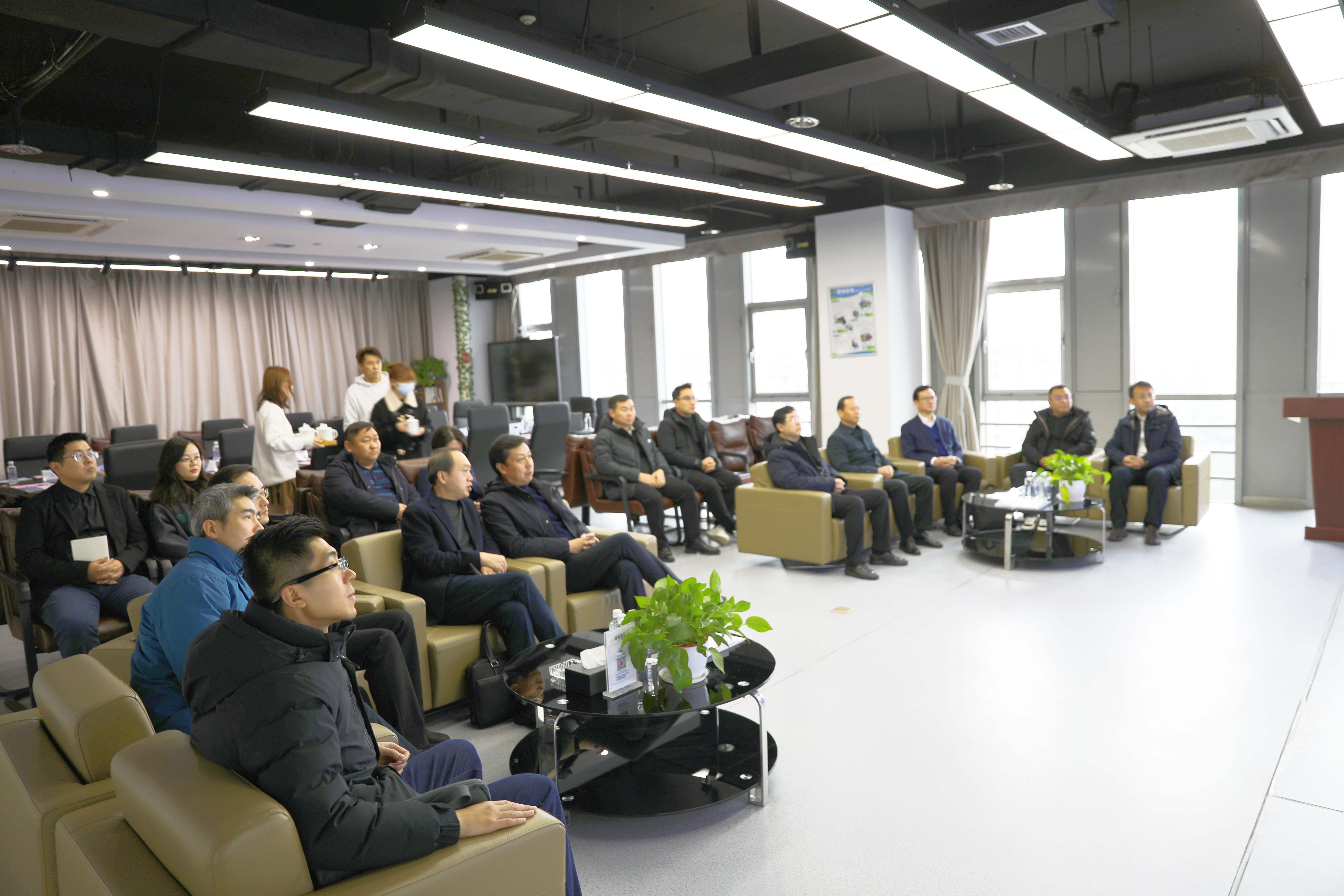 新立讯一科技改变未来