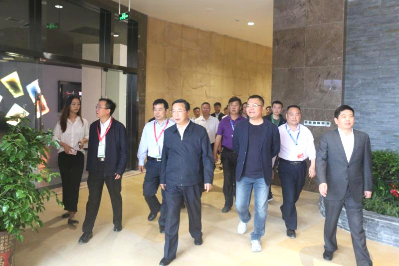 新立讯一科技改变未来